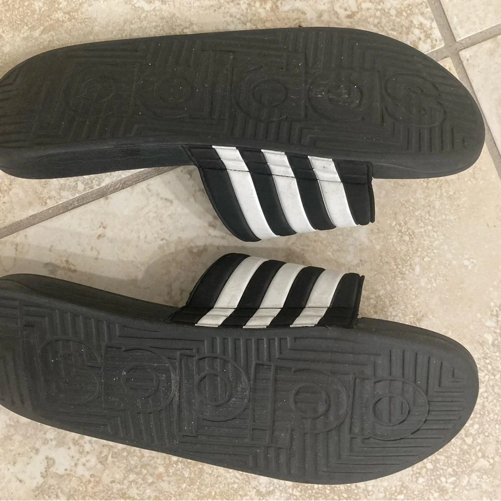 adidas slide black